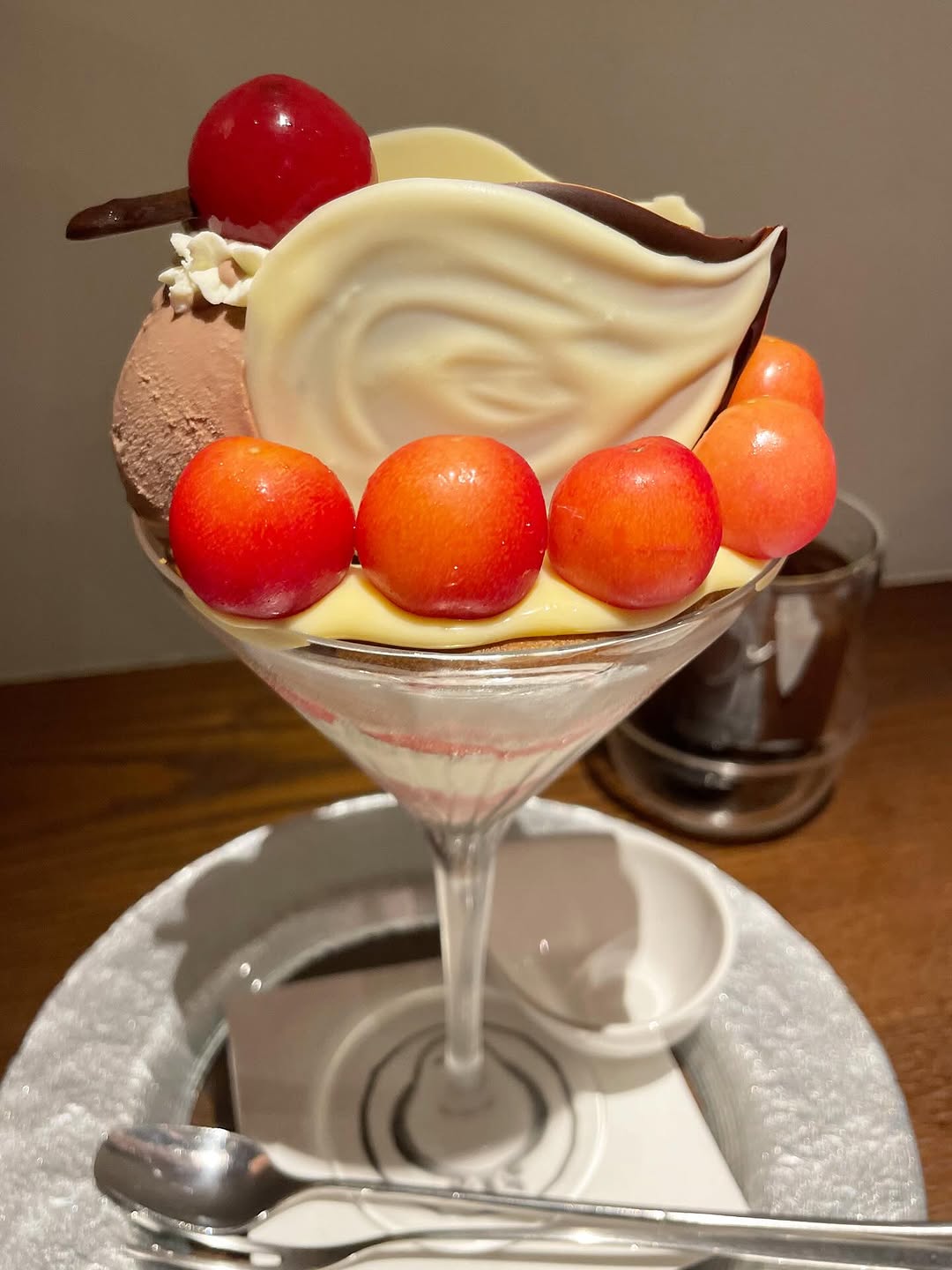 夜パフェ専門店パフェテリア ミル