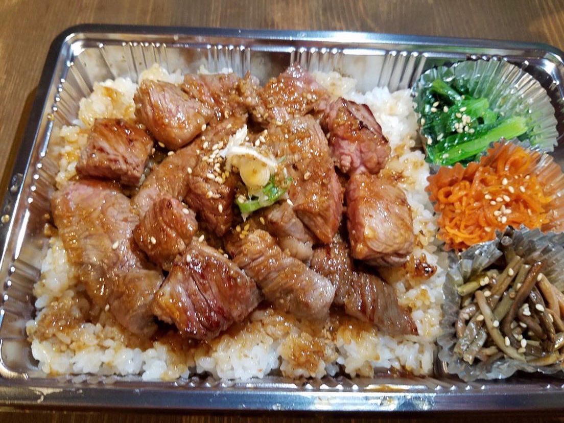 厳選焼肉&銘酒dining あかり