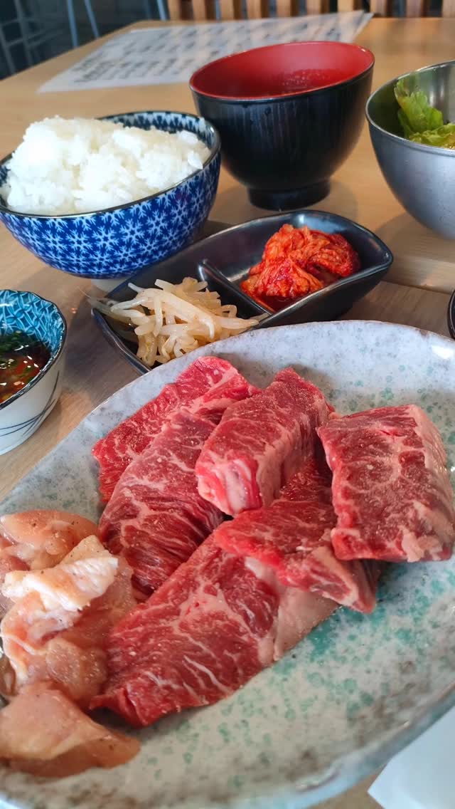精肉屋の倅がただただ旨い肉を出す店 焼肉たけよし