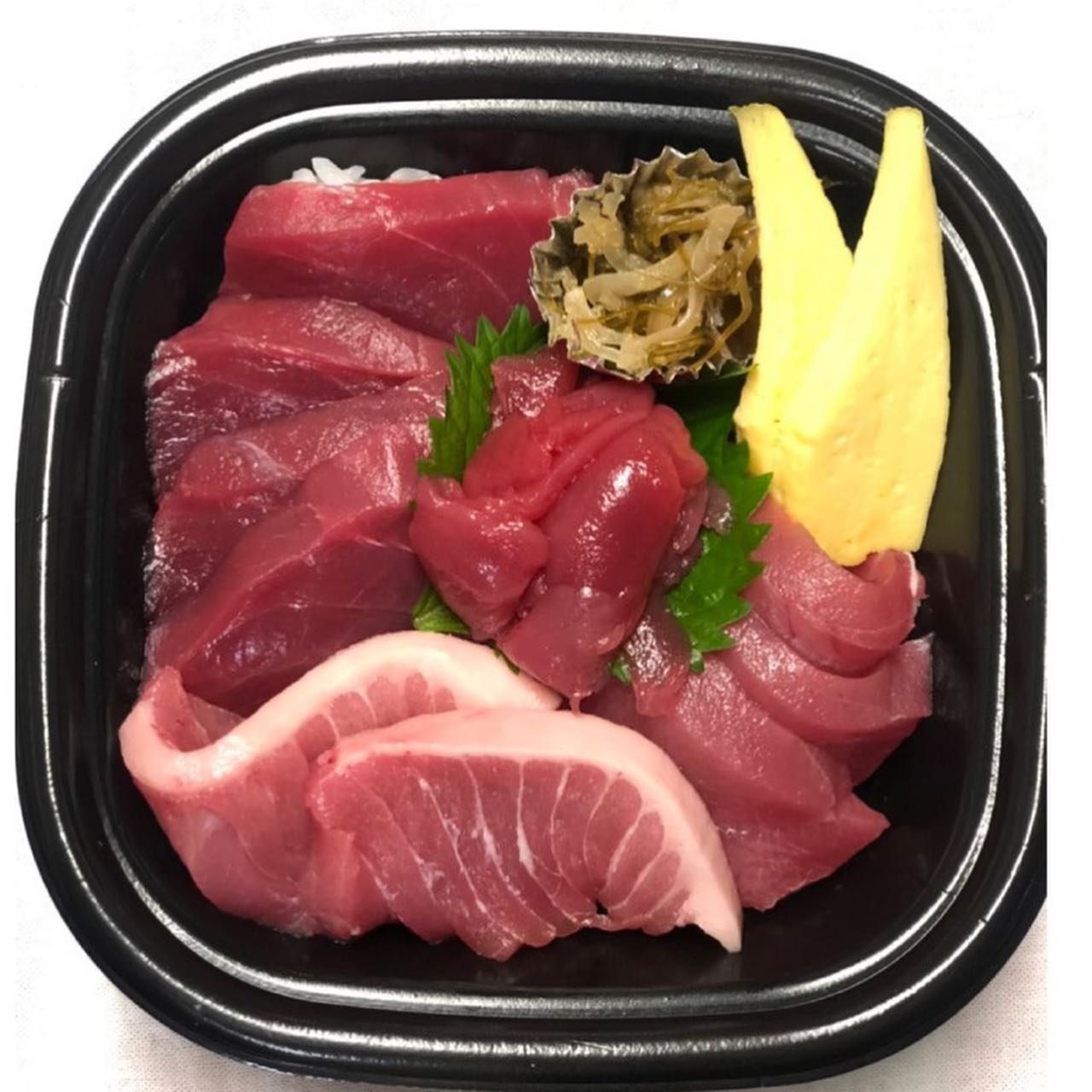 カフェアンドダイニングバー リベルタ