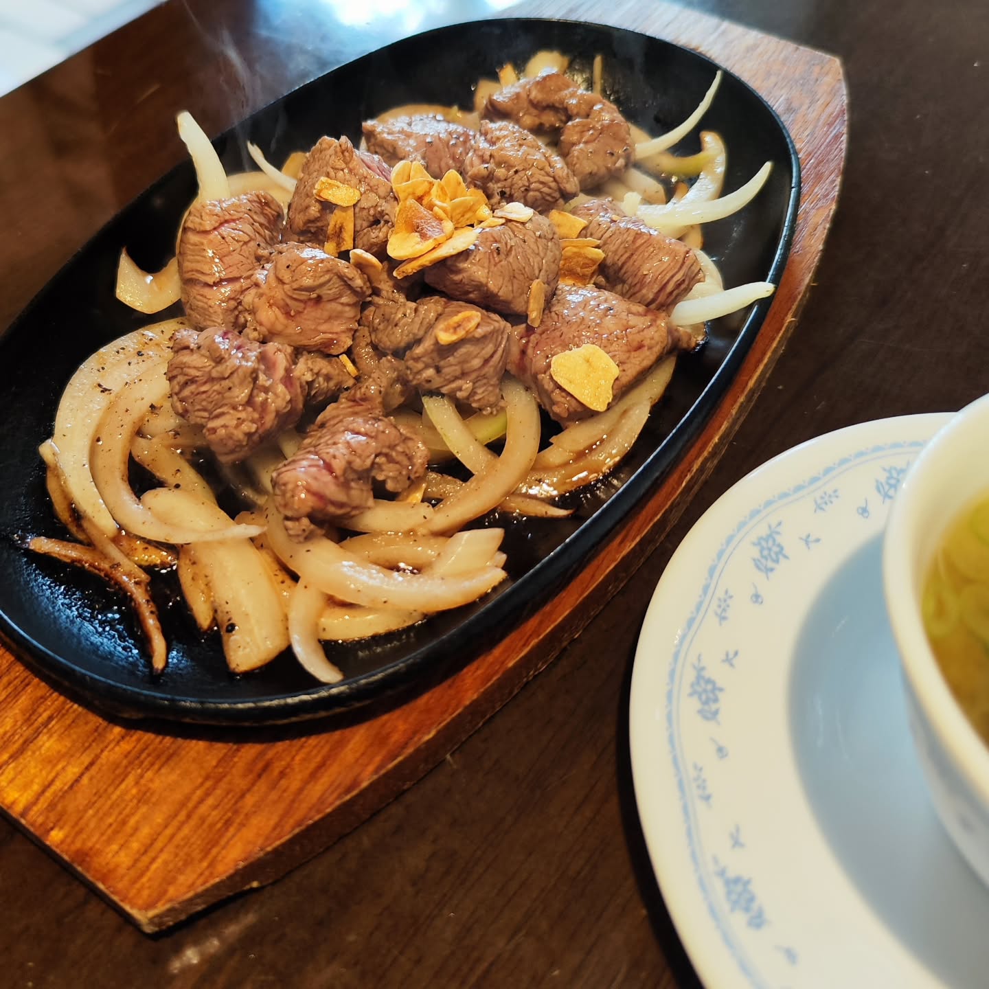 レストラン まなべ