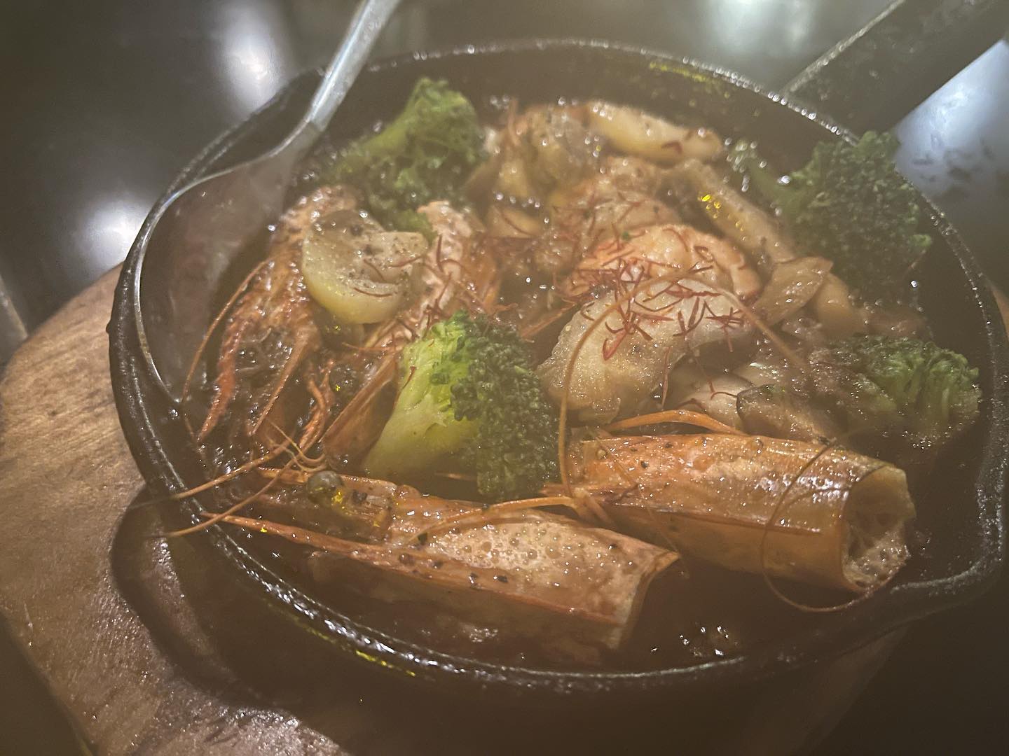 ダイニング&バー BLUE TEARS