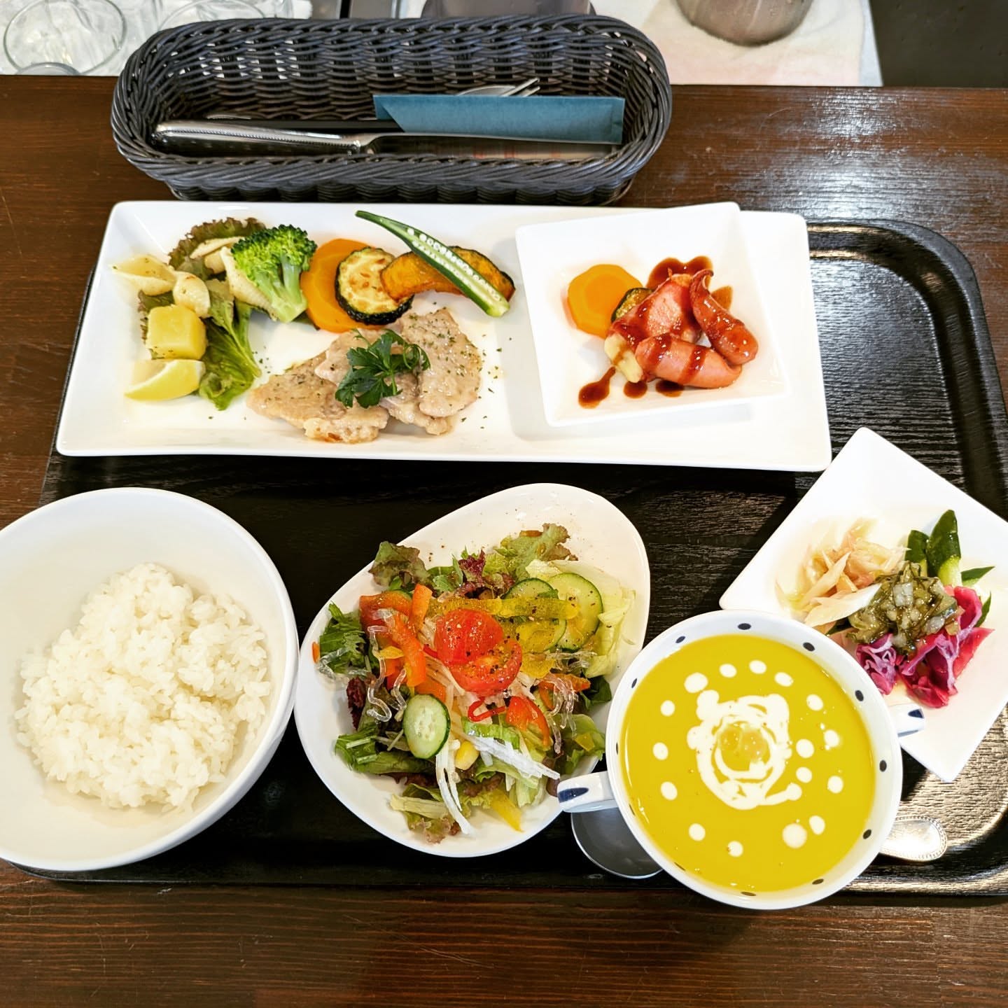 cafe restaurant マートル