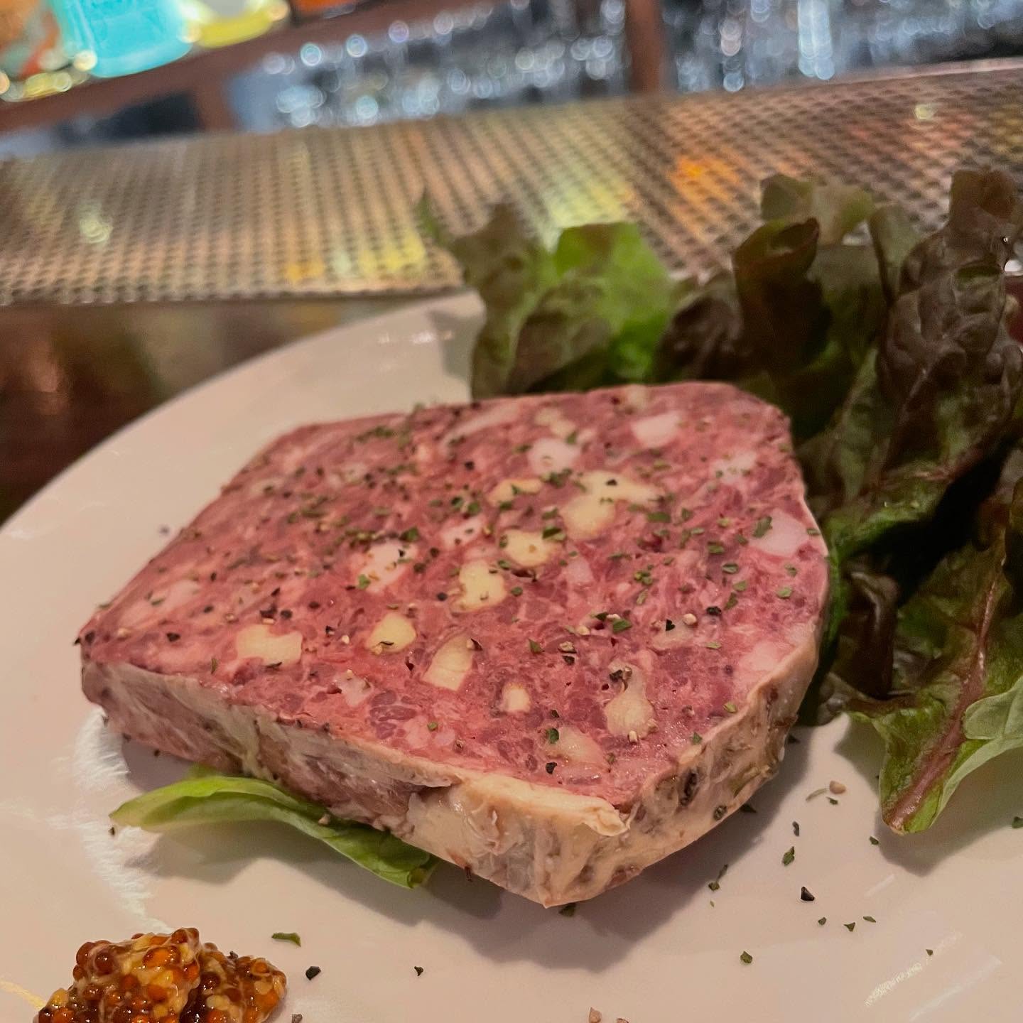 Bartender's cafe Vigorous