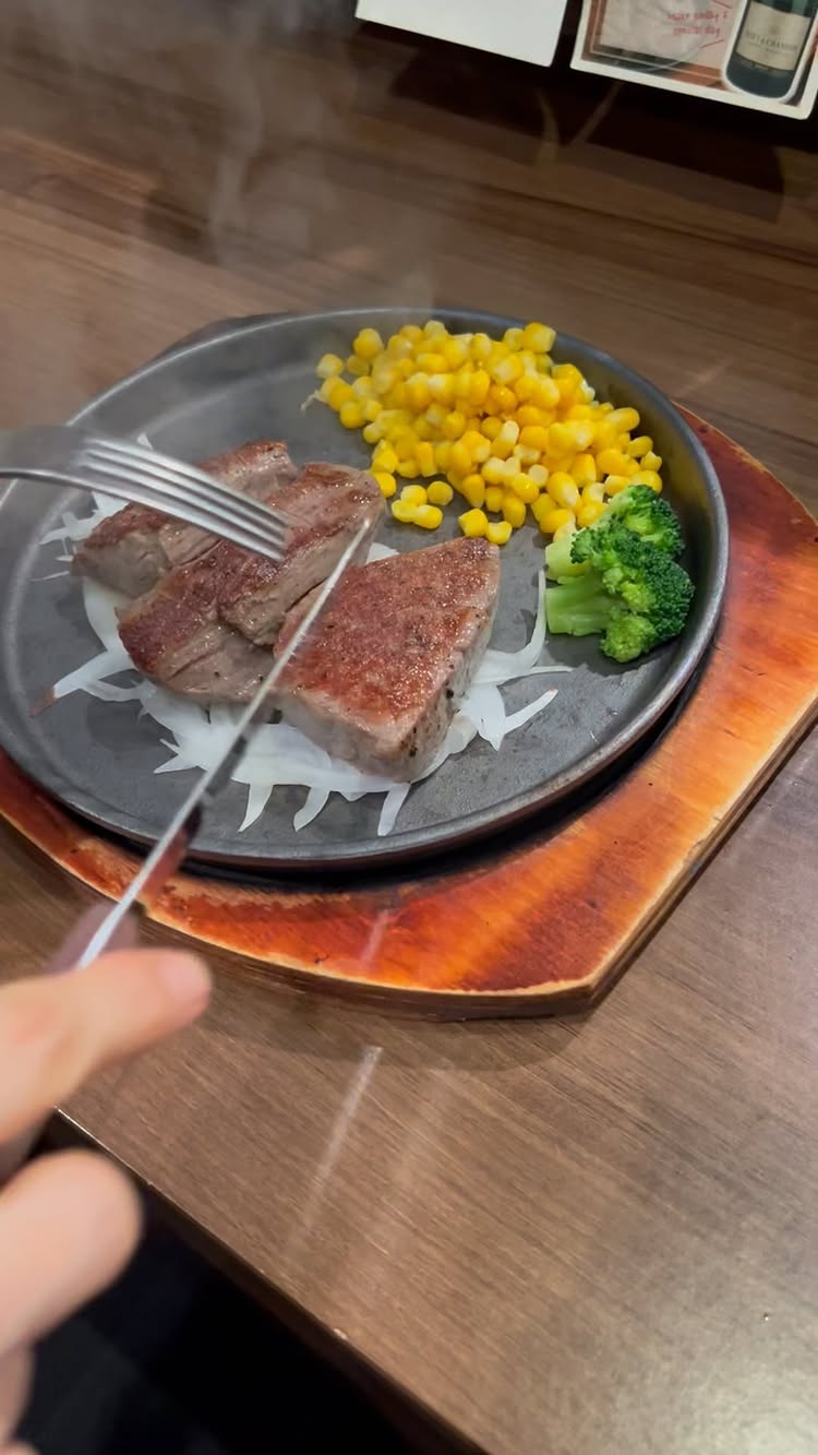 ステーキ&ハンバーグ。ばらてぃえ