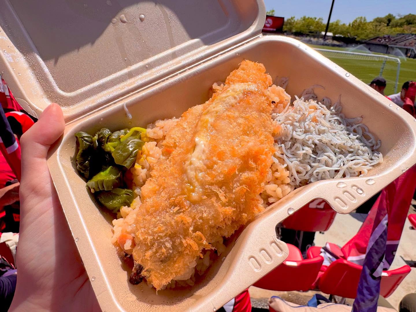 レッド&ブルーカフェ