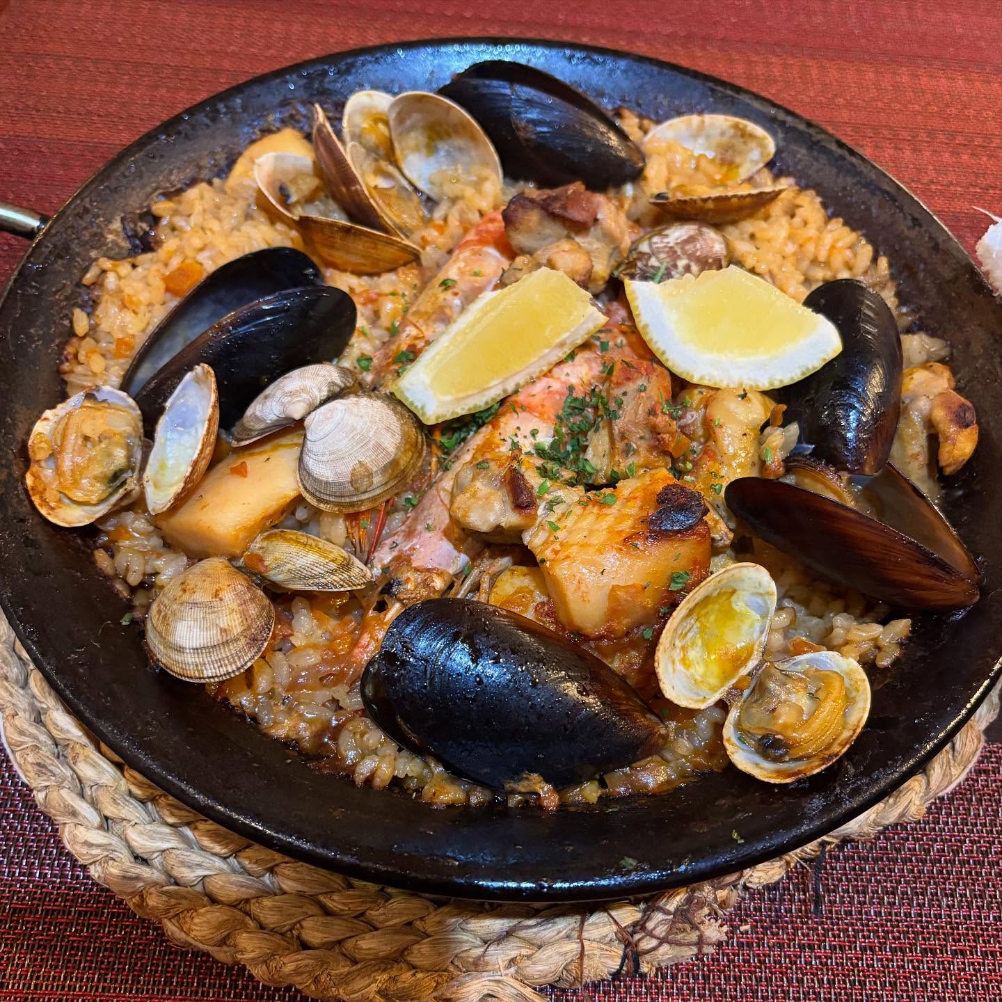 スペイン料理とワイン アリオンダス