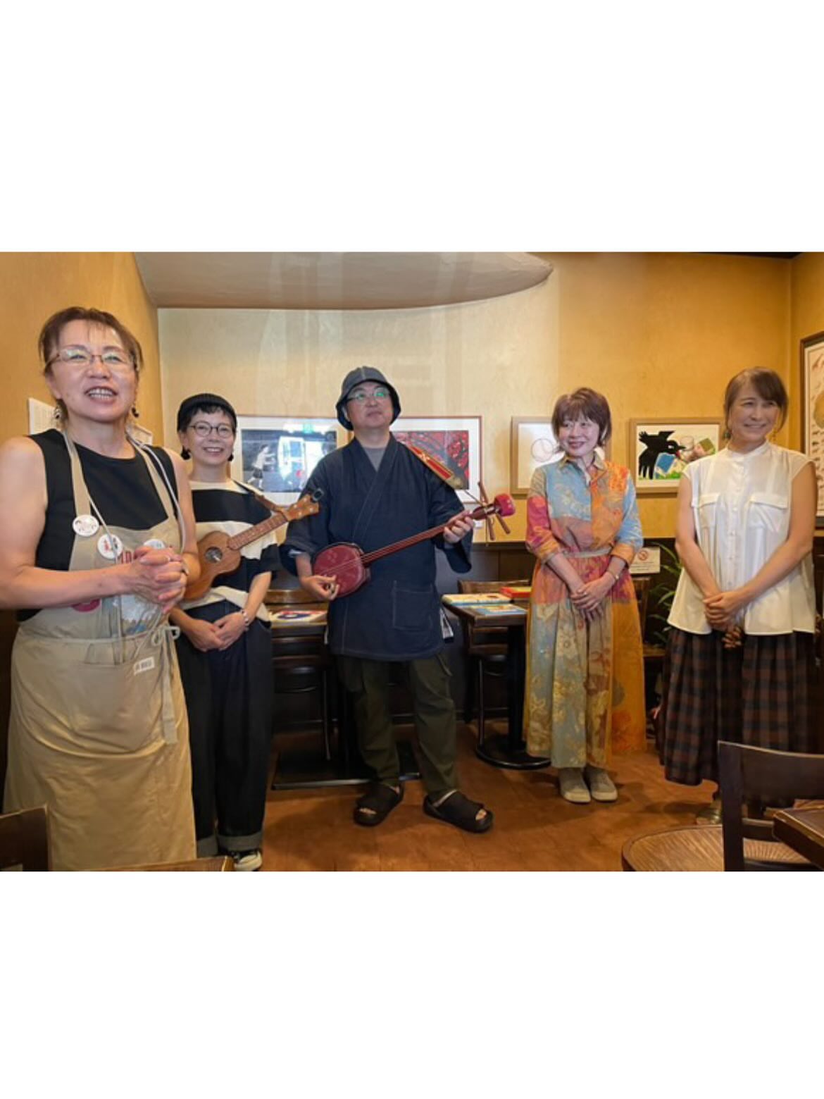 Books & Cafe Wonderland