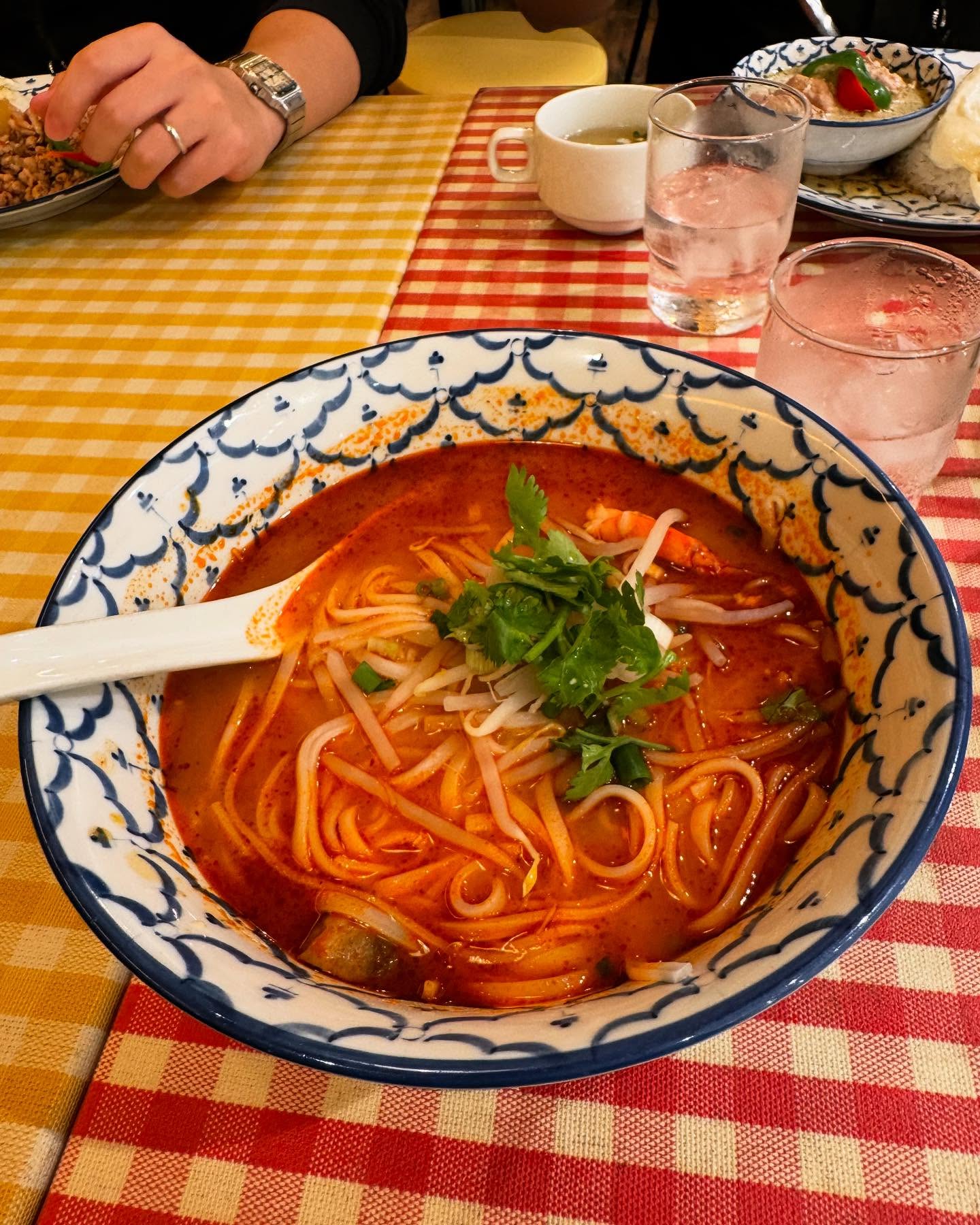 銀座フィッシュバーガーNagomi【ハンバーガーショップ ナゴミ】