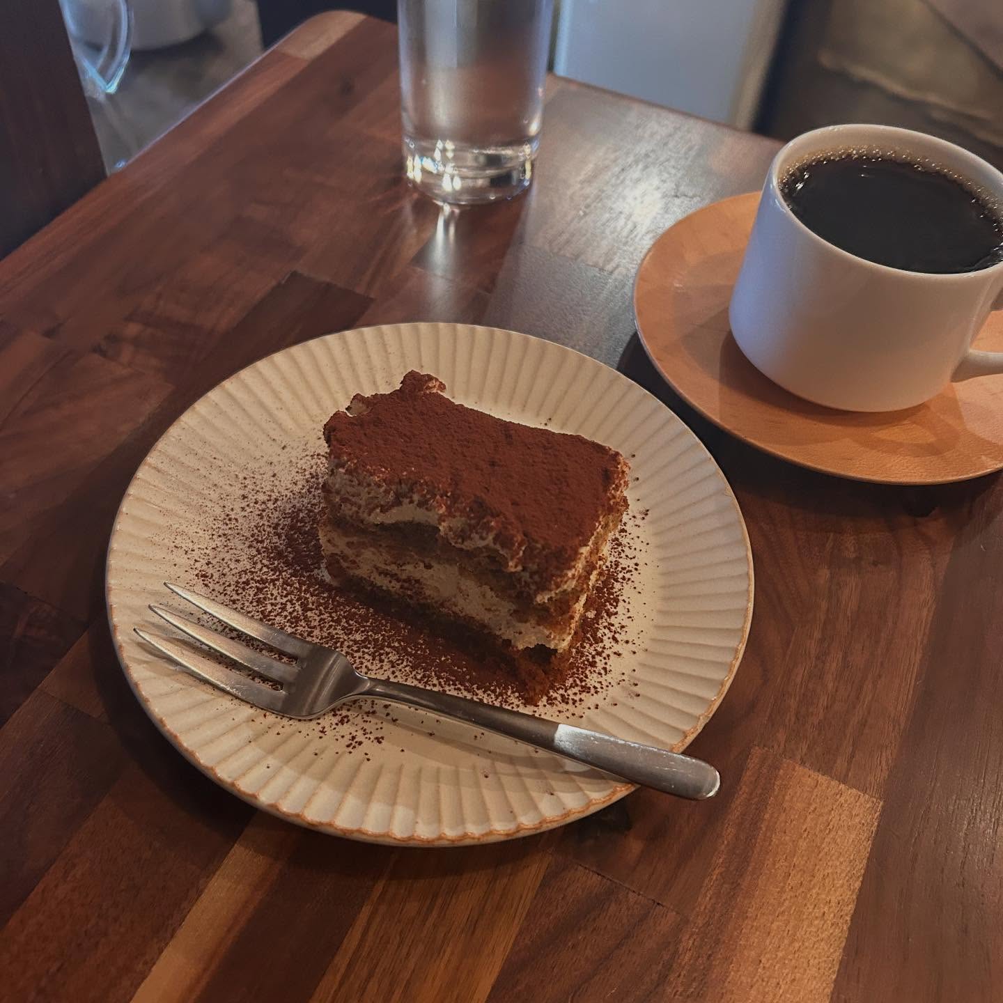 LOWKEYTONE COFFEE STAND(ローキートーンコーヒースタンド)