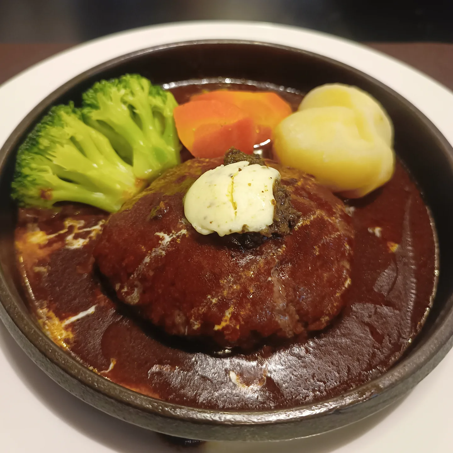 ステーキとハンバーグの店 Outburst & Ponta